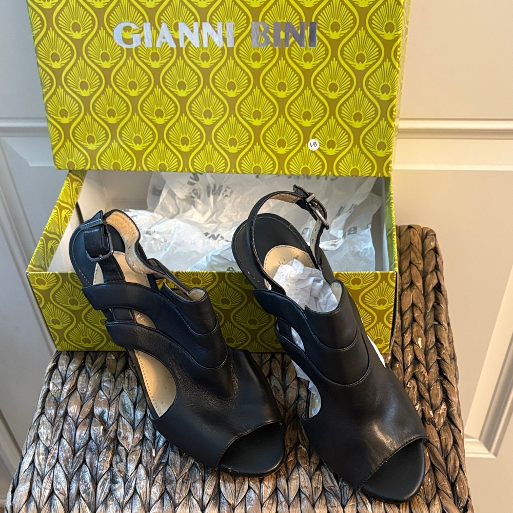 Gianni Bini Black Peep-Toe Heels